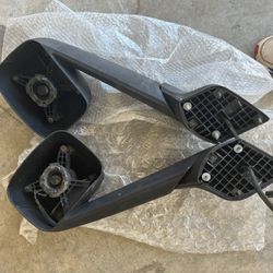 2020 Freightliner Cascadia Hood Mirror/Brackets