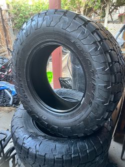 Open country Toyo tires LT305/65R18