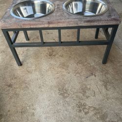 Elevated Dog Feeding Station