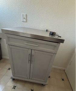 Kitchen cart with wheels