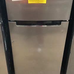 Magic Chef MCDR740STE 7.3 cu. ft. 2-Door Mini Fridge Refrigerator