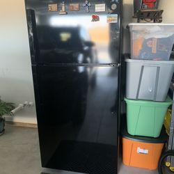 GREAT  GE Black Refrigerator 19.2 Cu Ft Like New No Ice Maker 
