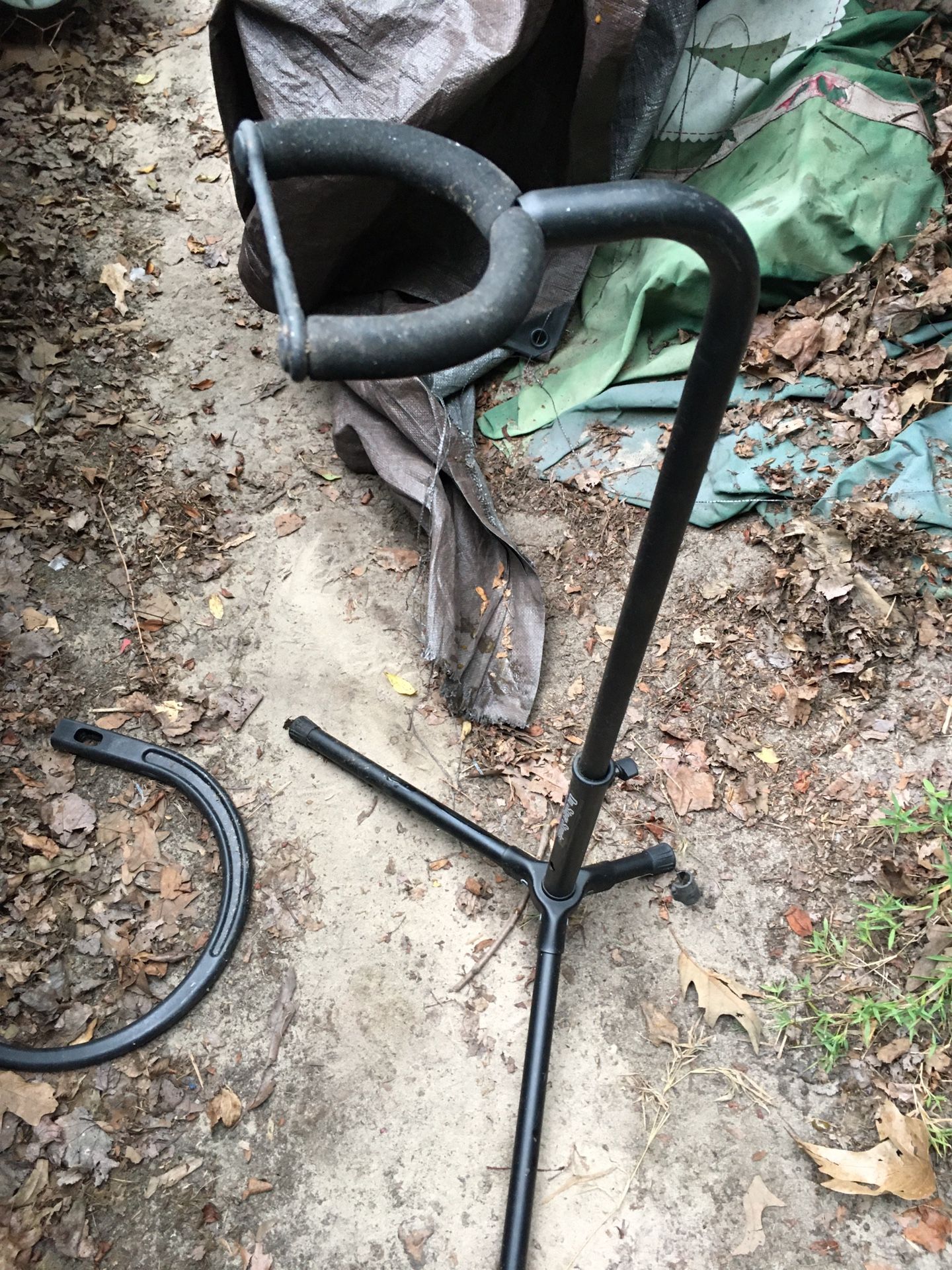 Nice guitar stand only 25$