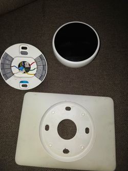 Nest Smart Thermostat with Base and Wall Plate