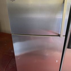 Whirlpool 2 Door Fridge/ Whirlpool Nevera