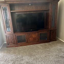 Entertainment center
