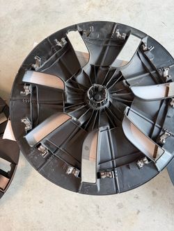 2025 Tesla Model Y 19” wheel covers