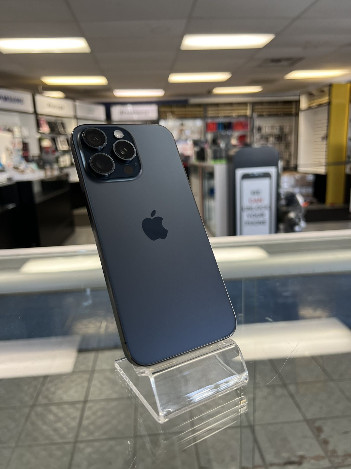 iPhone 15 Pro Max 256GB Unlocked