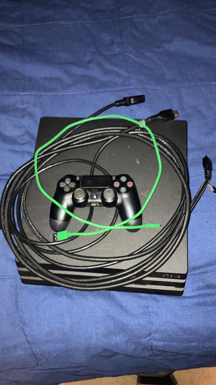 PS4 Pro (1TB)