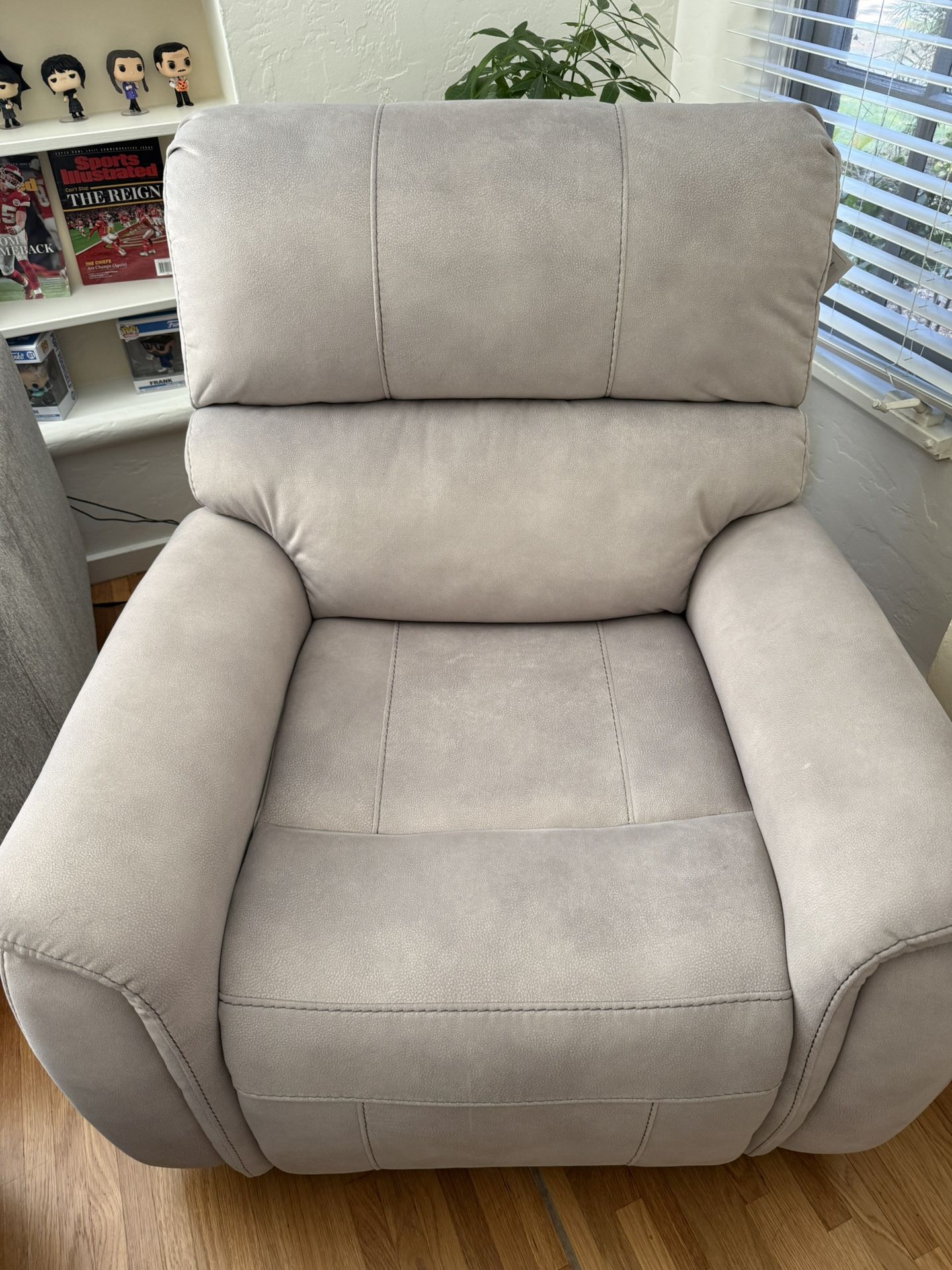 Manual Rocker Recliner 