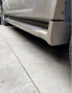 Yukon Xl 2005 ( running board )