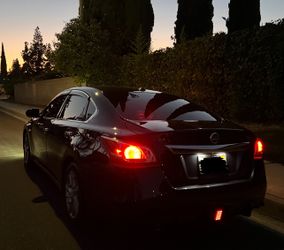 2013-2015 Nissan Altima SL OEM LED Pair Taillight