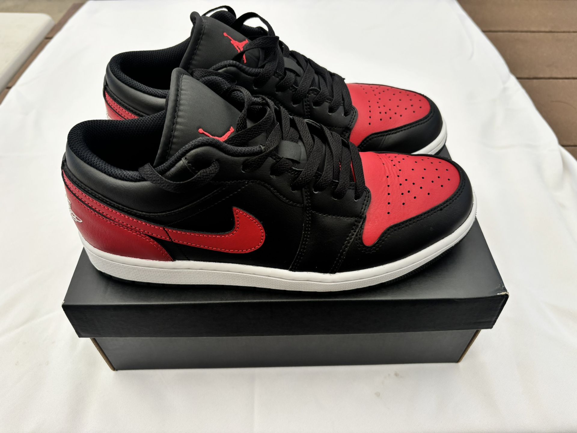 Air Jordan 1 Low - “Bred” Black and red Sz. 10.5