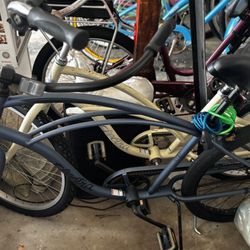 2 Beach Strand Cruiser Bikes 