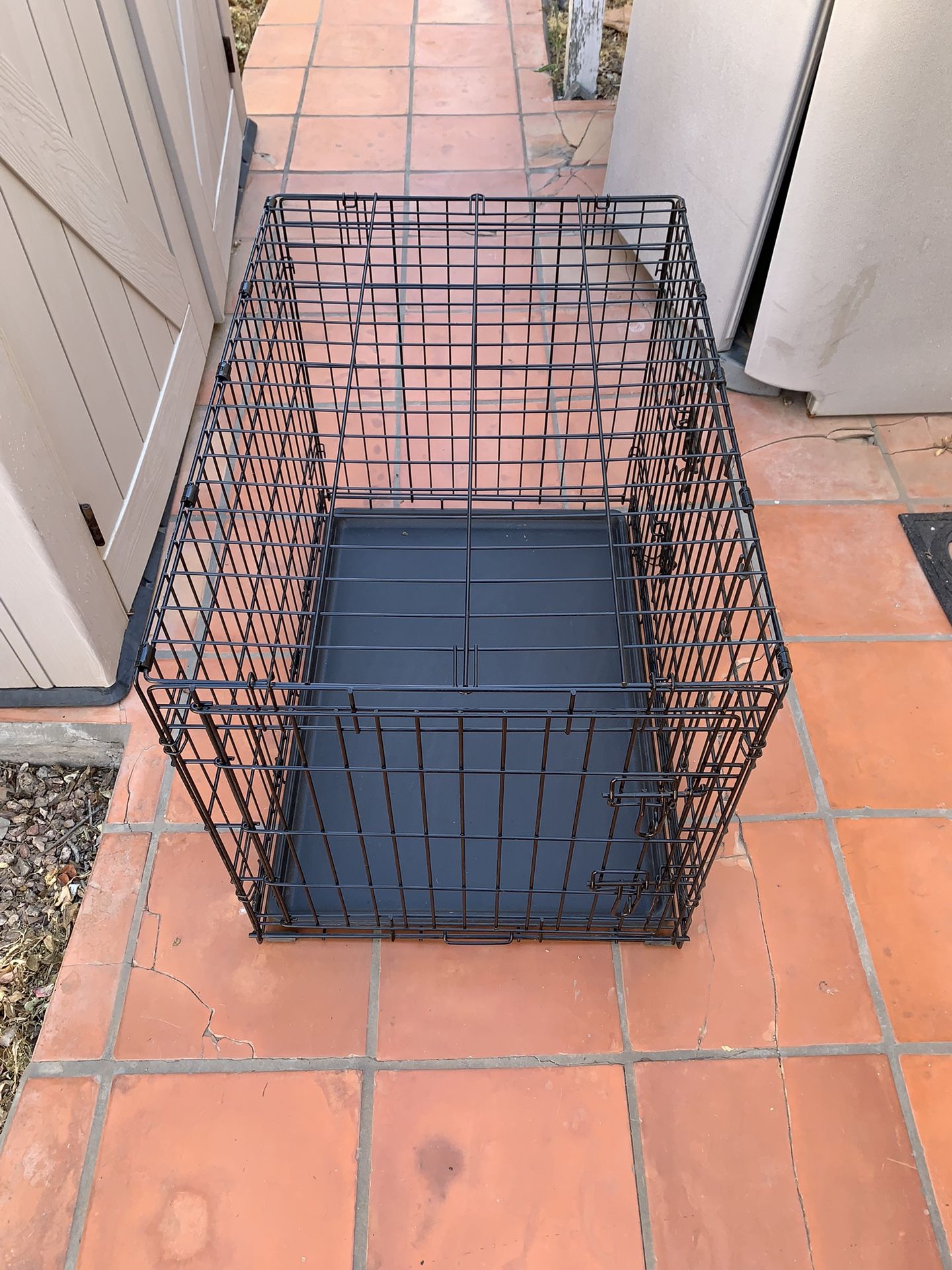Xtra Large Wire Dog Crate Never Used.