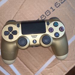 PS4 Gold Controller