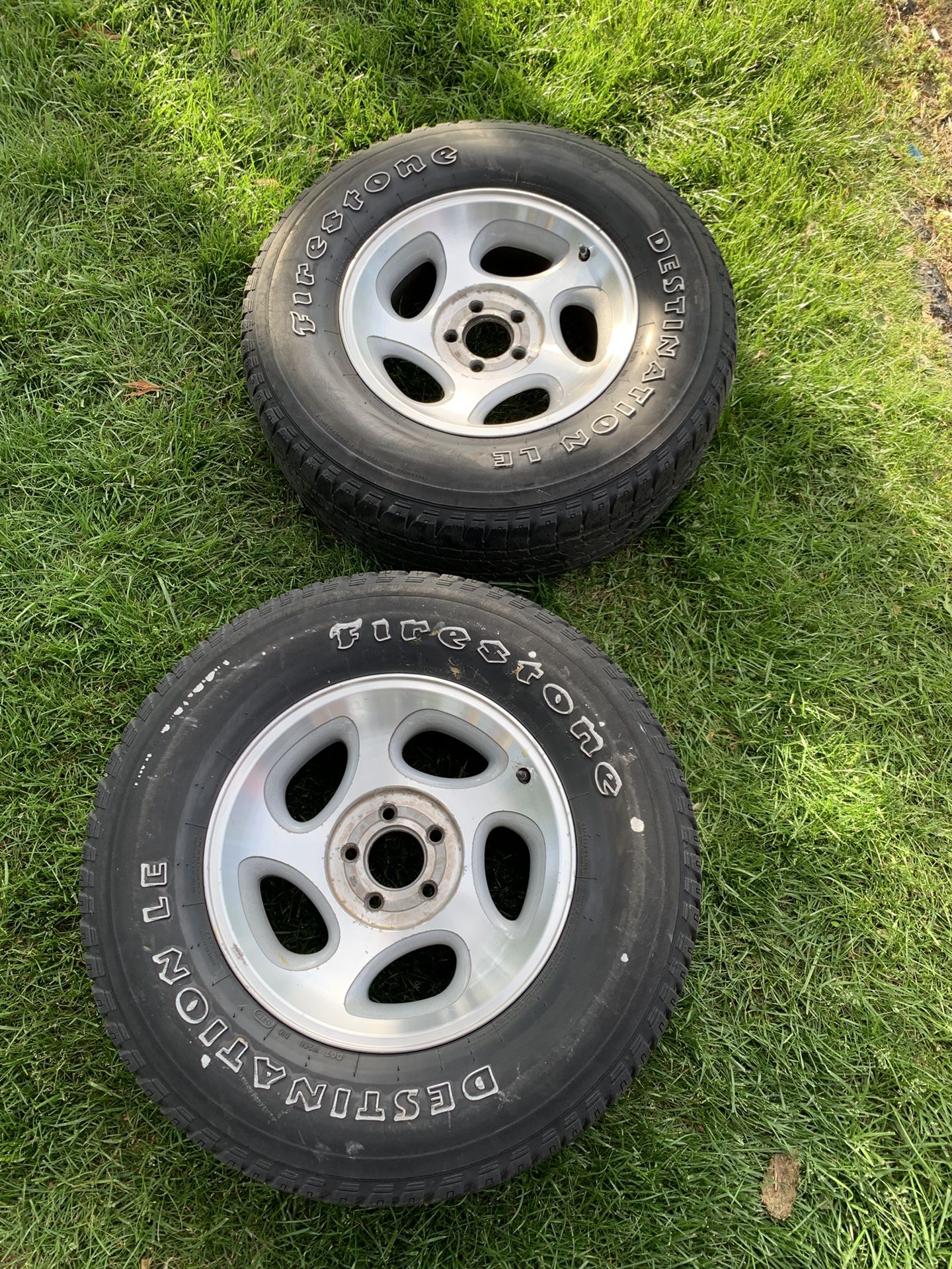 2004 Ford Explorer Rims and tires