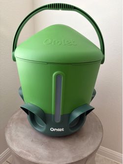 NEW 3-Gallon Omlet Insulated Chicken Waterer (Unused)