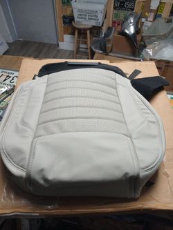 New 13-14 Ford Mustang Seat Cushion Cover Right Side Genuine