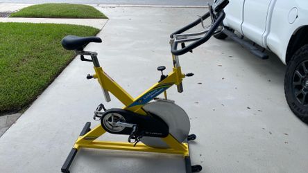 Stationary spin bike