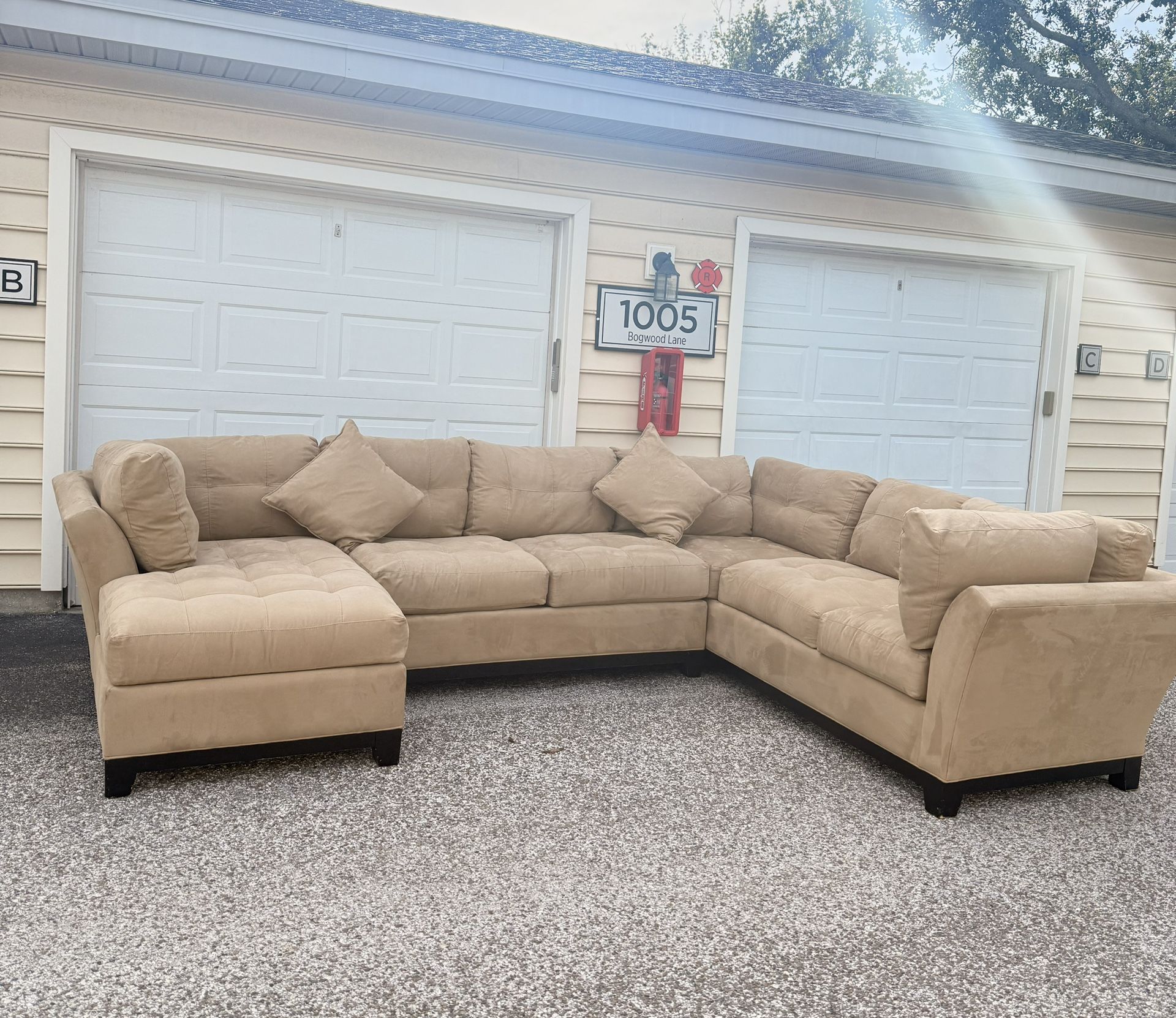 Cindy Crawford sectional couch – recently cleaned and detailed