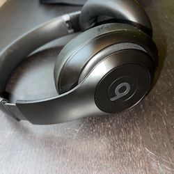 Beats Studio Pro 