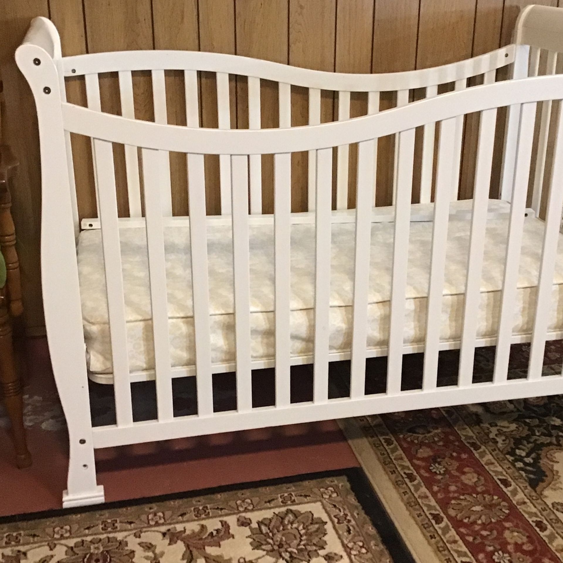 White Crib And Matching Changing Table