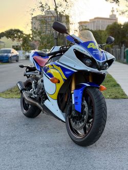2010 Yamaha YZF-R1 — Clean Title | Only 8,000 Miles