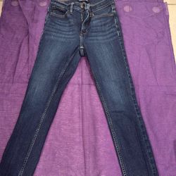 Pantalon Calvin Klein talla 26 en 5$