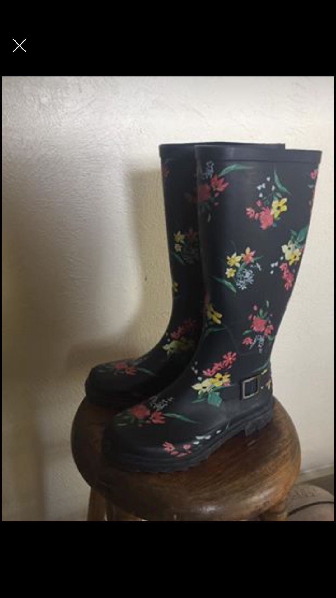 SIZE 6 rain boots