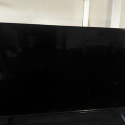 Beautiful 50in Tv 100% great and ready to go 