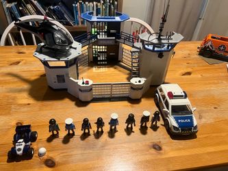 Play Mobile Police Station