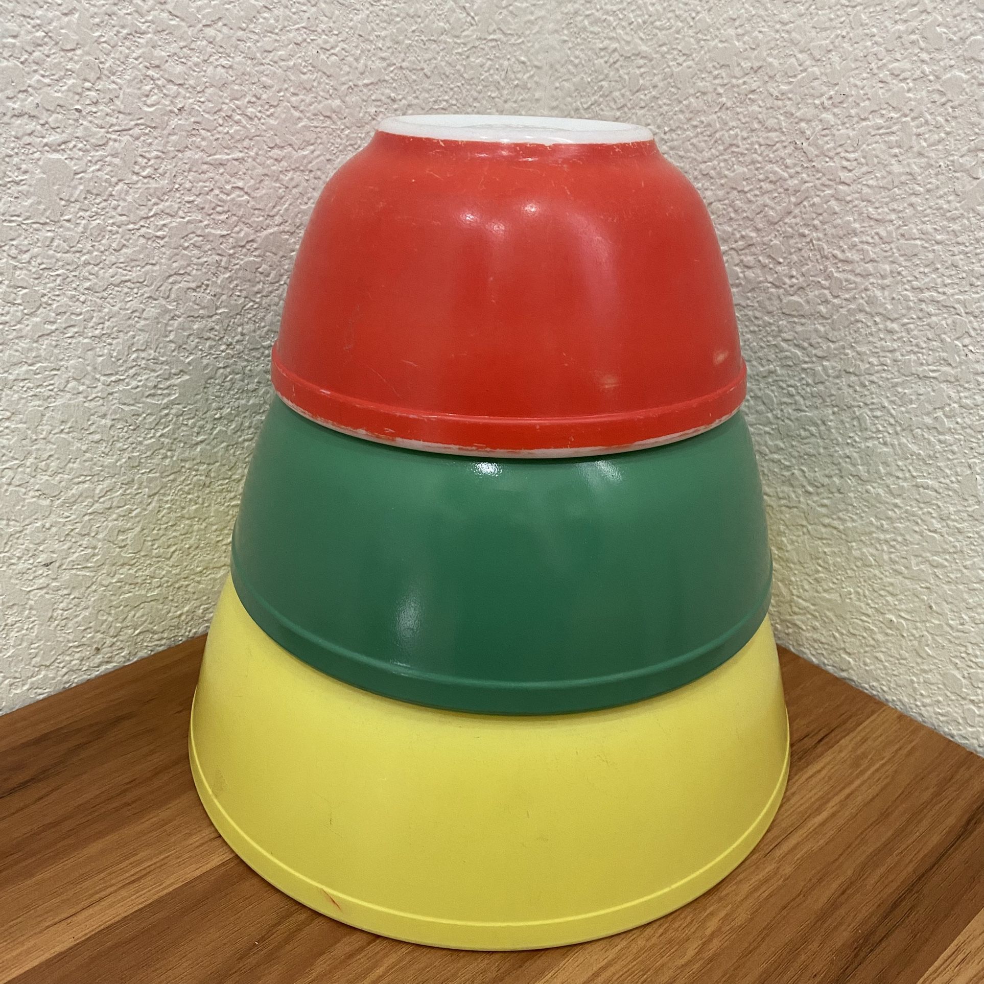 Lot Of 3 PYREX Primary Colors Red Green Yellow Nesting Mixing Bowls 402 403 404