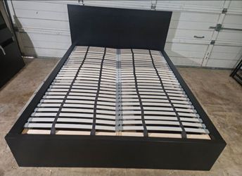 IKEA King Size Bed Frame With 2-Drawers, Good Conditions 👍, Black Color
