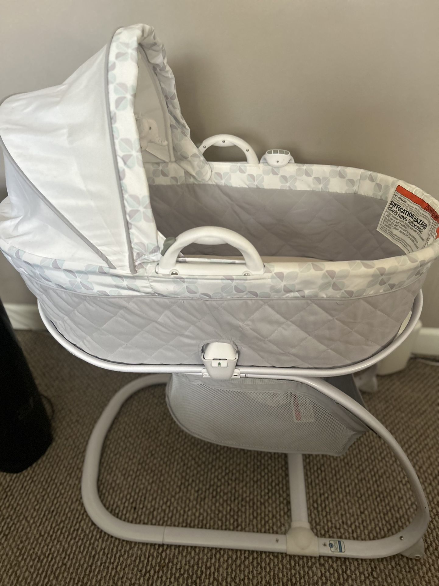 Bassinet W/Moses Basket 