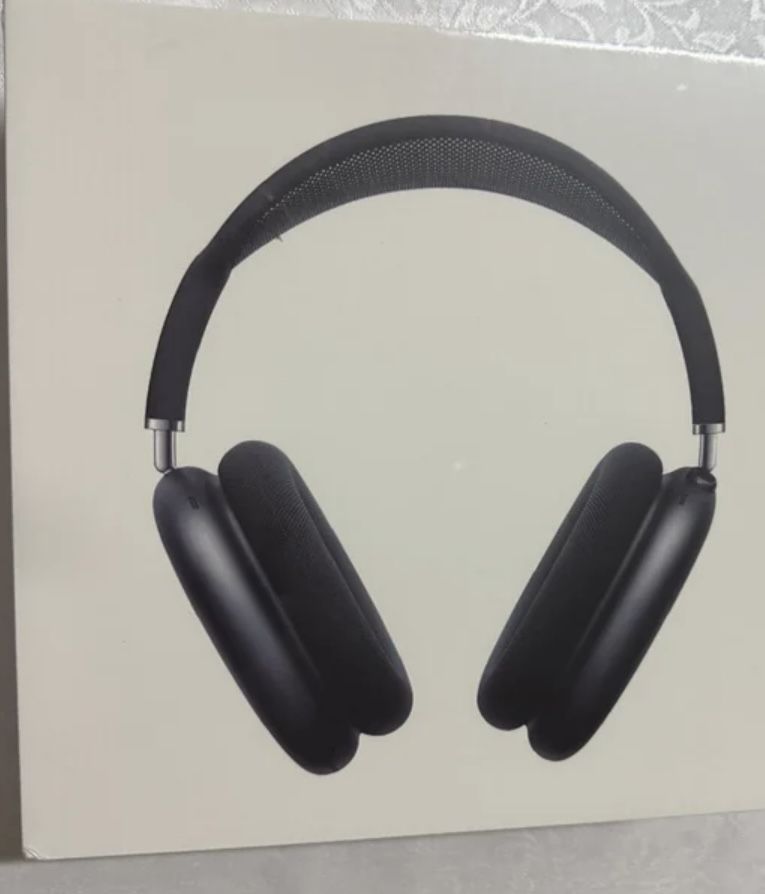 Apple AirPod Maxs