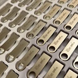 MEMORIAS CON MUSICA LO MAS NUEVO 4000 CANCIONES REGULARES Y MIXES SOLO COMPRADORES SERIOS