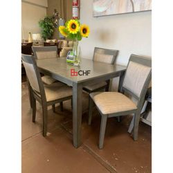 Beautiful 5 Pc Dining Table Set  // Holiday Sale