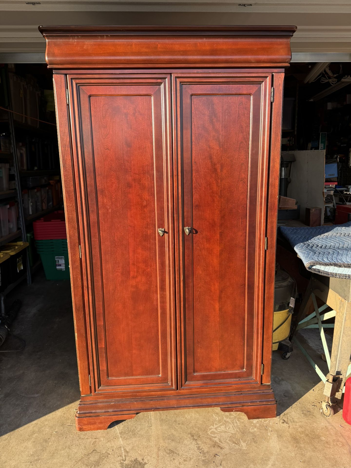 Armoire