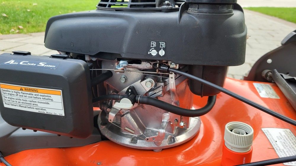 Husqvarna HU700F 22" Gas Mower for Sale in Montgmry, IL OfferUp