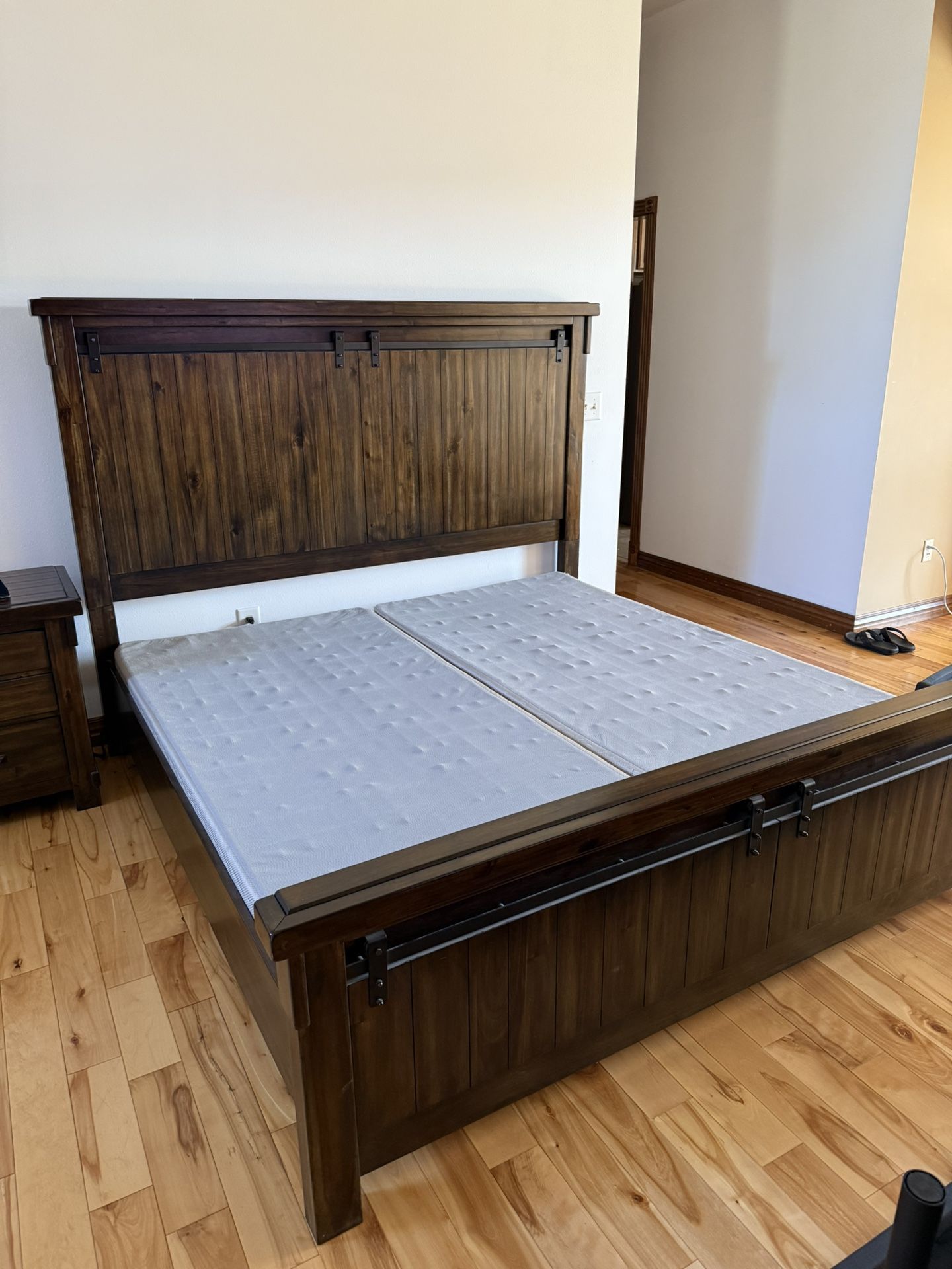 Cal King bedroom Furniture 