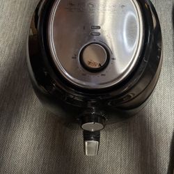 Air Fryer Used But Works Good 
