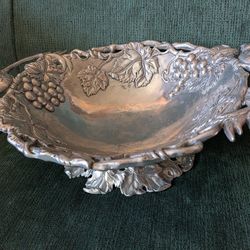 ARTHUR COURT SIGNED, VINTAGE 1999, LARGE, STATEMENT PIECE, BIRDS AND GRAPE VINES MOTIF,