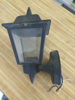 Outdoor Light Fixture $15