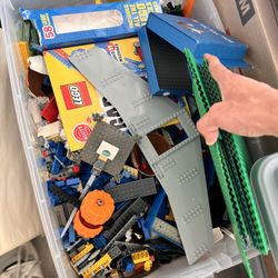 Huge Box Of Miscellaneous Legos
