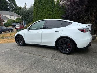 Tesla model Y Rims and tires