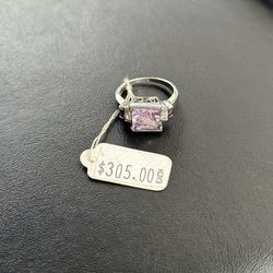 Silver ring with a pink stone. Size 6, Silver 925