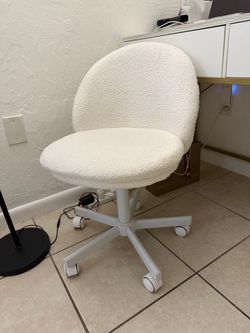 Teddy Office/Vanity Chair with Wheels