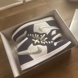 Air Jordan 1 Retro High OG Midnight Navy Size 10.5 MEN (VNDS) 2020