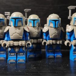 Unofficial Lego Mandalorians (Blue)